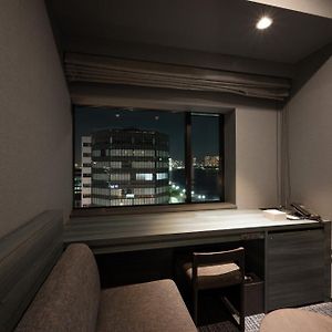 Hollywood Twin Room B Non-Smoking